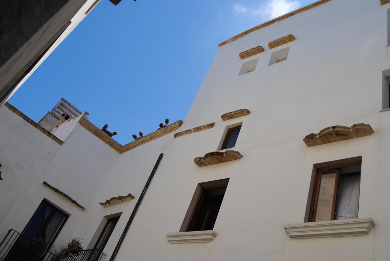 B & B Palazzo Maestro & Corte Maestro Rooms Gallipoli Dış mekan fotoğraf